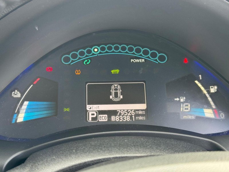 NISSAN LEAF